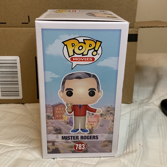 Vaulted Mister Rogers w/Daniel Tiger Beautiful Day in the Neighborhood Funko Pop - Picture 6 of 8